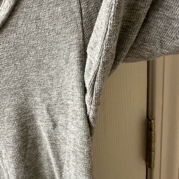 PINK Victoria's Secret Heather Gray Long Sleeve Top - Picture 5 of 6